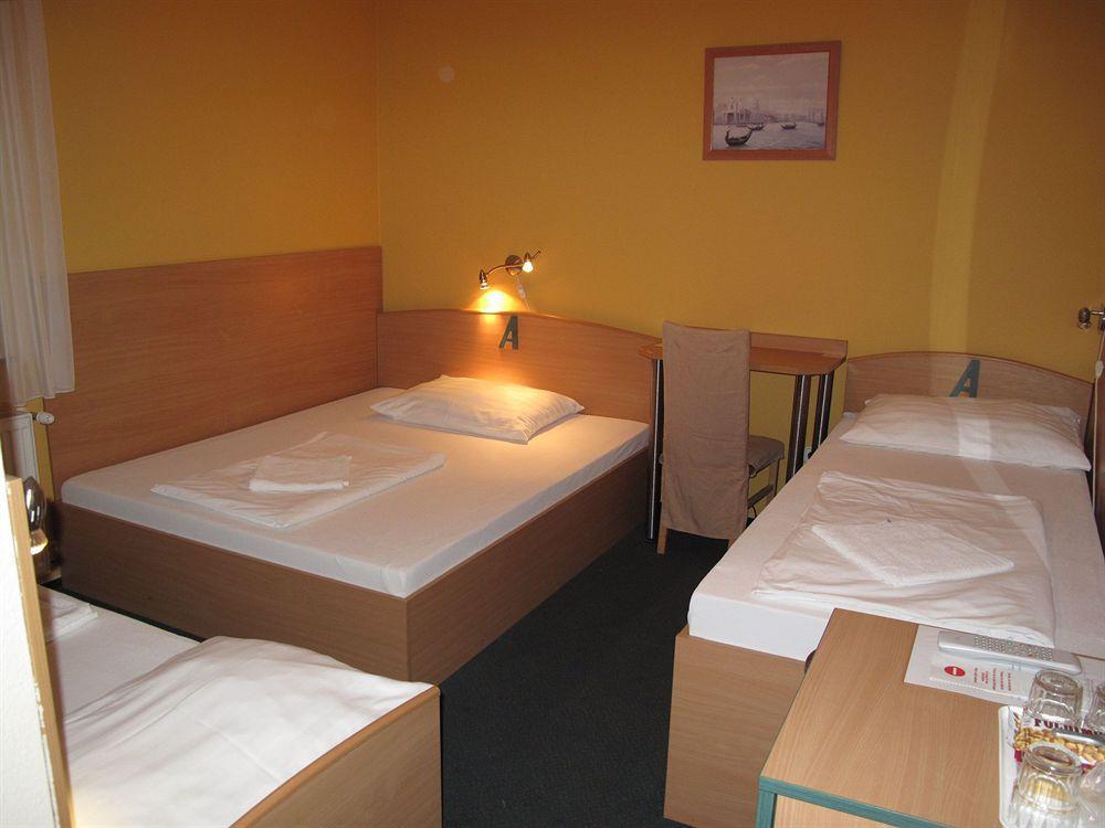 Bed and breakfast Alfréd Panzió 3*